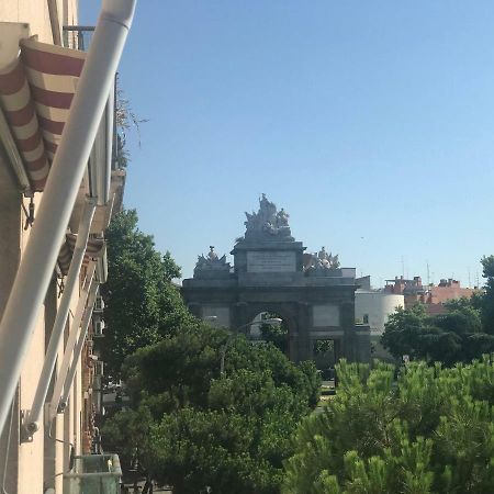 Puerta De Toledo Apartment Madrid Exterior photo