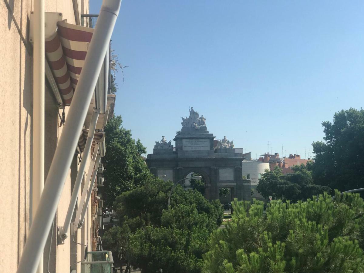 Puerta De Toledo Apartment Madrid Exterior photo